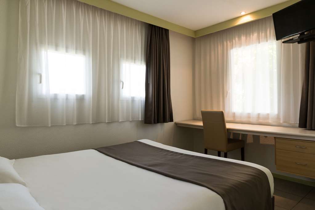 Hotel Confort Le Moulin Rouge Terrasson Δωμάτιο φωτογραφία