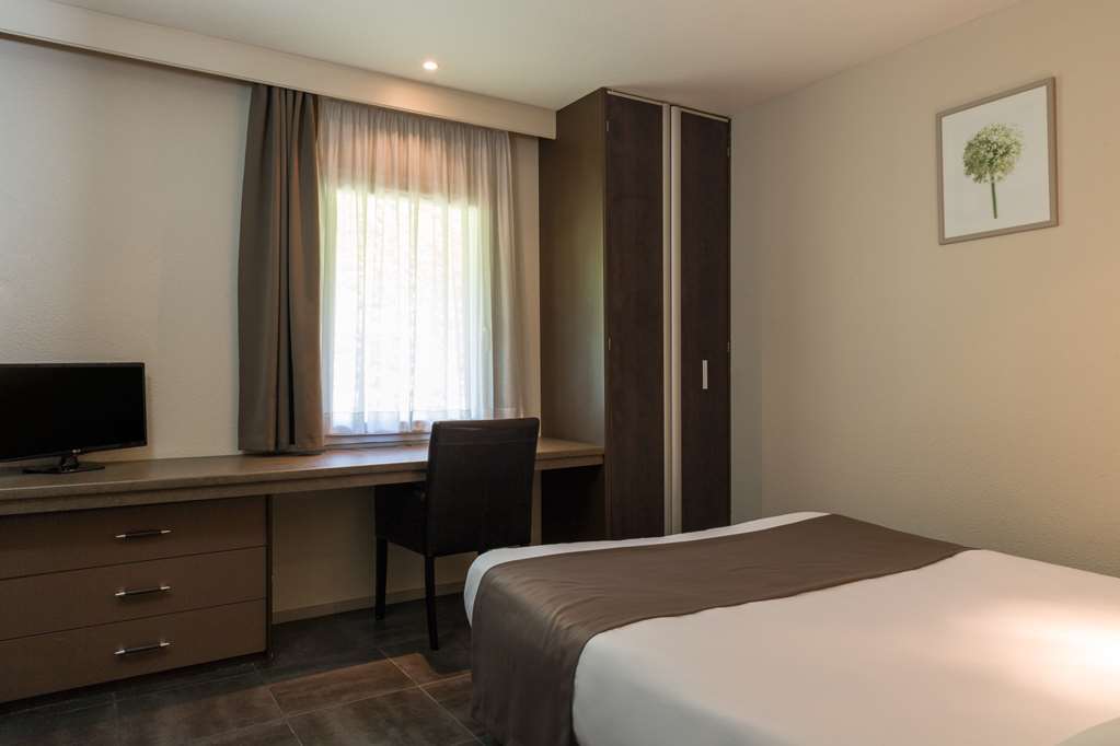 Hotel Confort Le Moulin Rouge Terrasson Δωμάτιο φωτογραφία